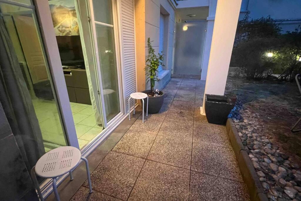 Appart Avec Terrasse Et Parking A 2 Pas De Disney Montévrain Exterior photo